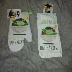 Star Wars Men's White and Green Socks - Work Hard Nap Harder